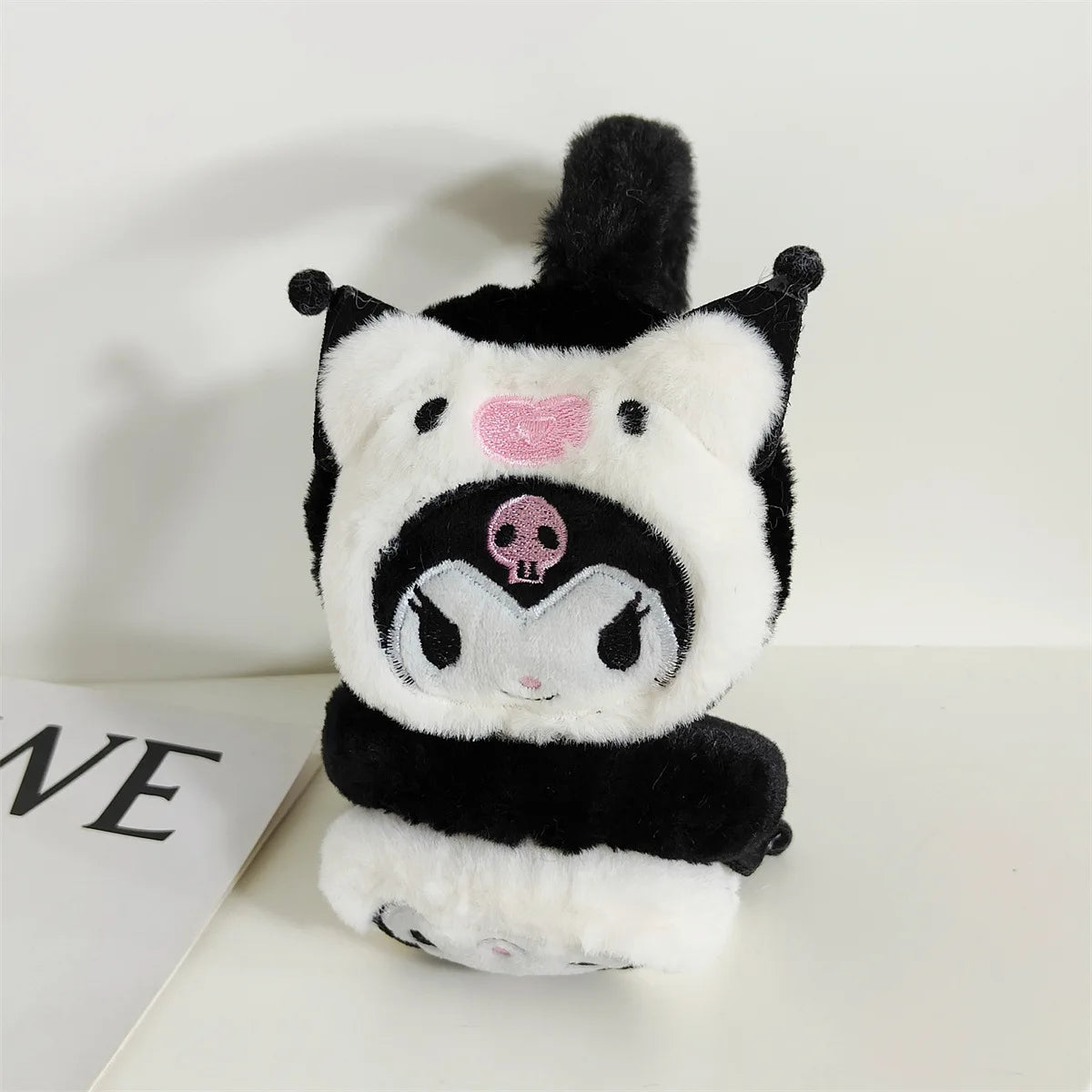 Sanrio Kuromi Cartoon Plush Earmuffs Cute Kuromi Stereo Modeling Earflaps Girls Kawaii Winter Plush Earmuffs Warm Accessories