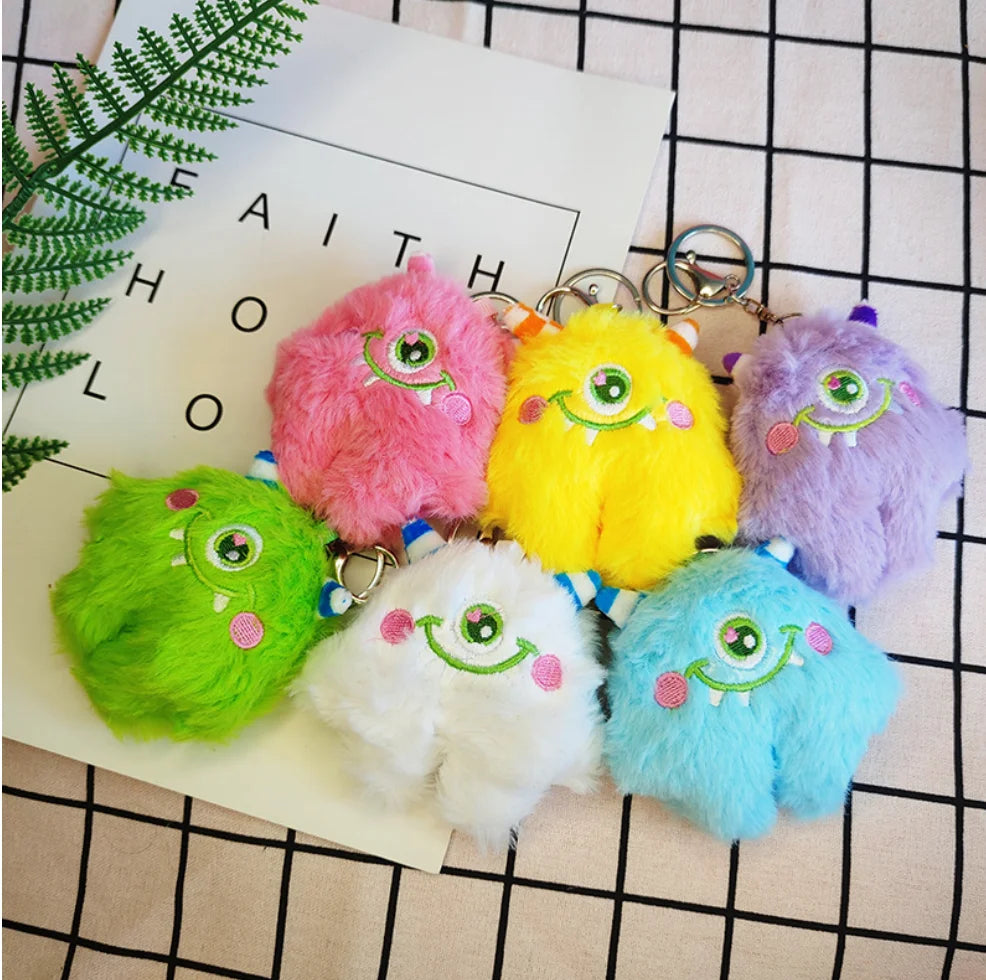 2 Pieces Big Eyed Monster Keychain Random Color Single Eyed Beast Plush Pendant