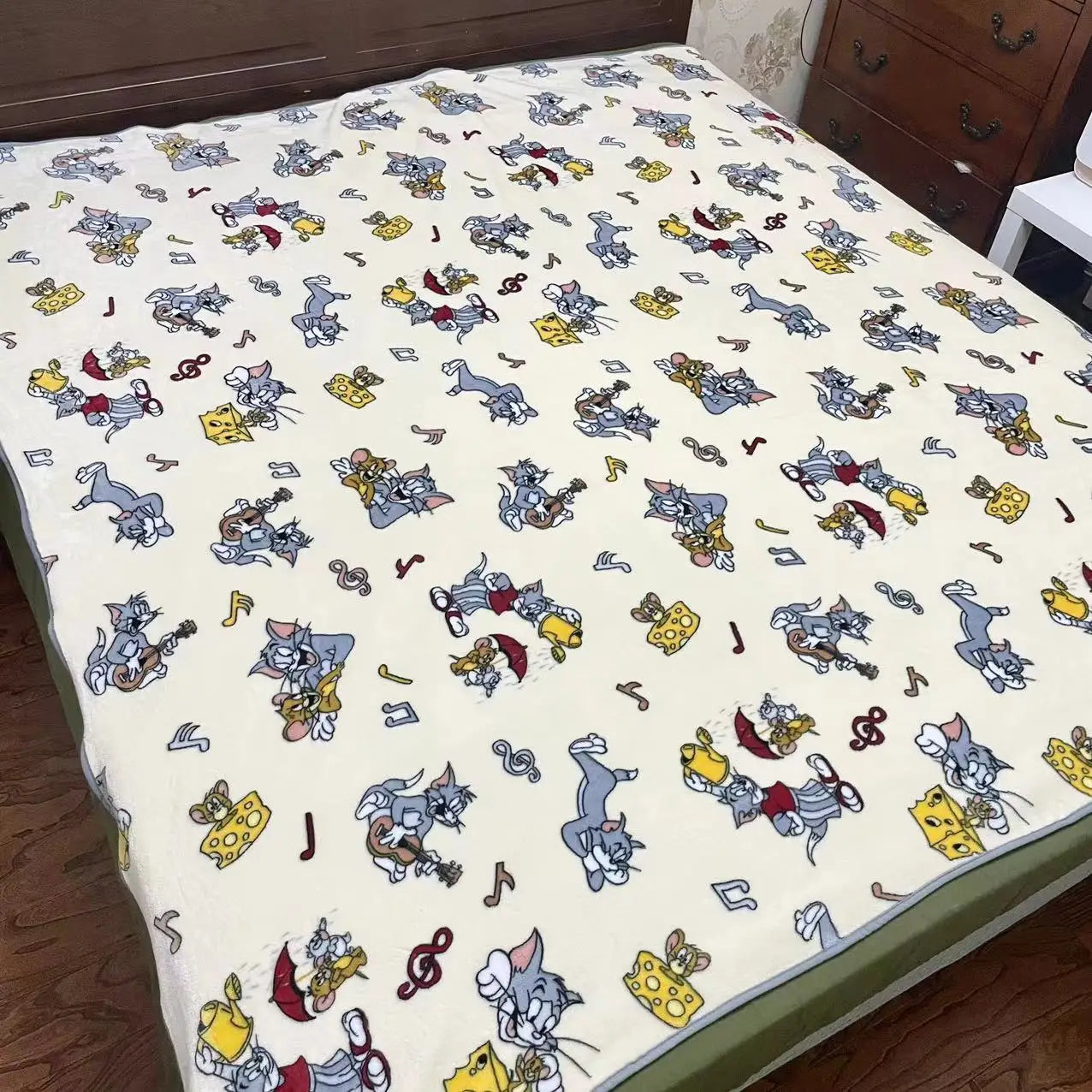 Lovely Tom and Jerry Blanket Comfortable Warm Travel Blanket Cat Mouse Flannel Blanket Car Blanket Bedspread Pillowcase Girl