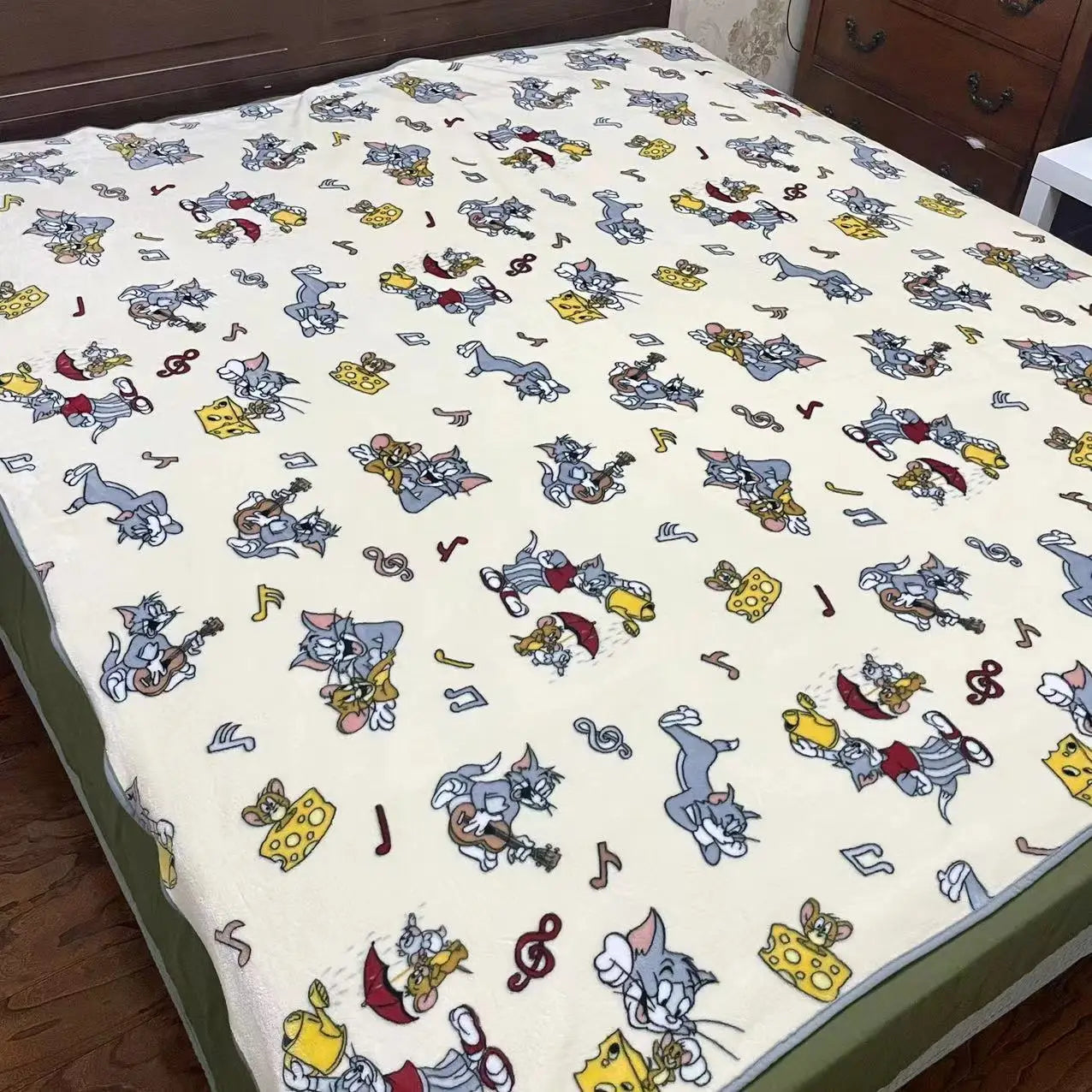 Lovely Tom and Jerry Blanket Comfortable Warm Travel Blanket Cat Mouse Flannel Blanket Car Blanket Bedspread Pillowcase Girl