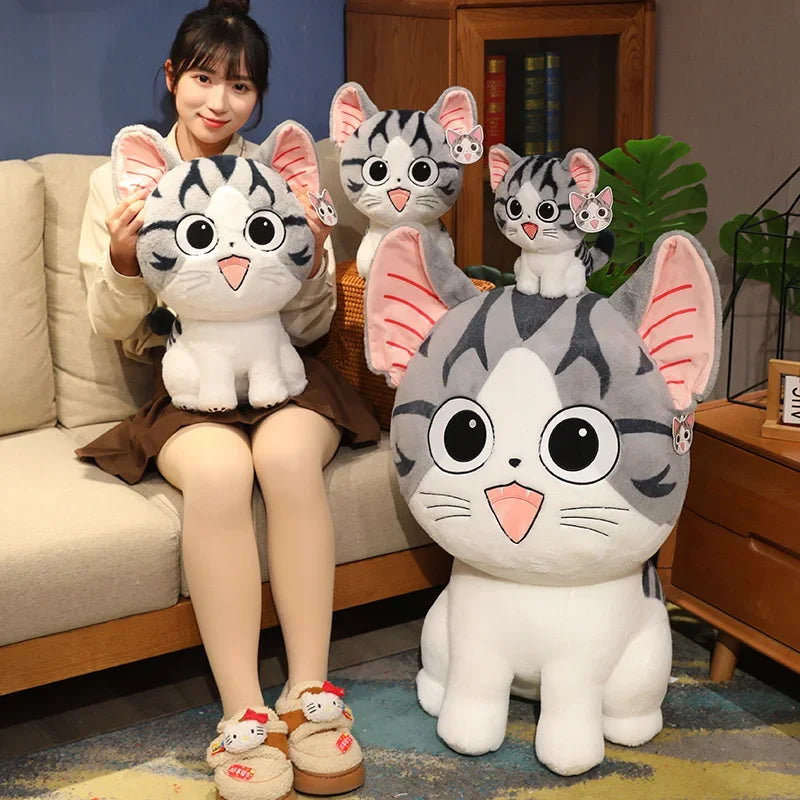 24-35cm Kawaii Cat Plush Toys Anime Character Chi Chi's Cat Stuffed Doll Soft Cheese Cat Home Decro