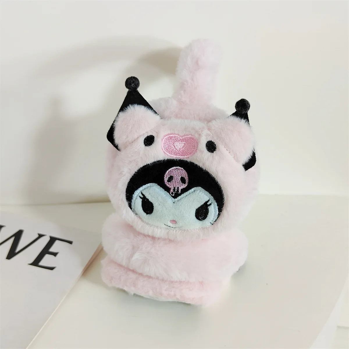 Sanrio Kuromi Cartoon Plush Earmuffs Cute Kuromi Stereo Modeling Earflaps Girls Kawaii Winter Plush Earmuffs Warm Accessories