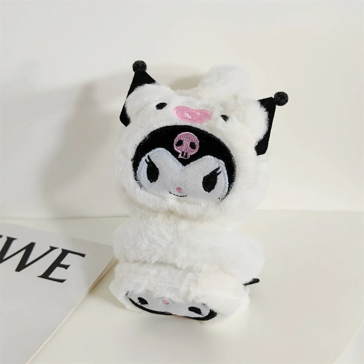 Sanrio Kuromi Cartoon Plush Earmuffs Cute Kuromi Stereo Modeling Earflaps Girls Kawaii Winter Plush Earmuffs Warm Accessories